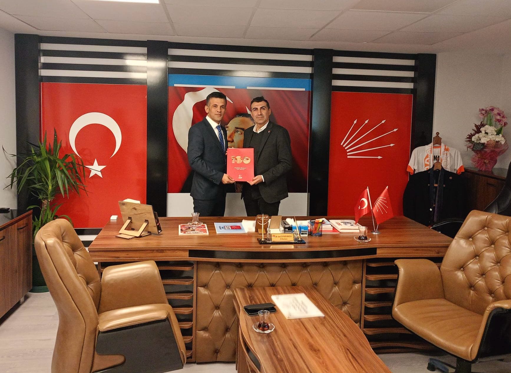 Hakan AĞCA, Kozan Belediye Başkanlığı Adaylığı için Başvurusunu Yaptı.